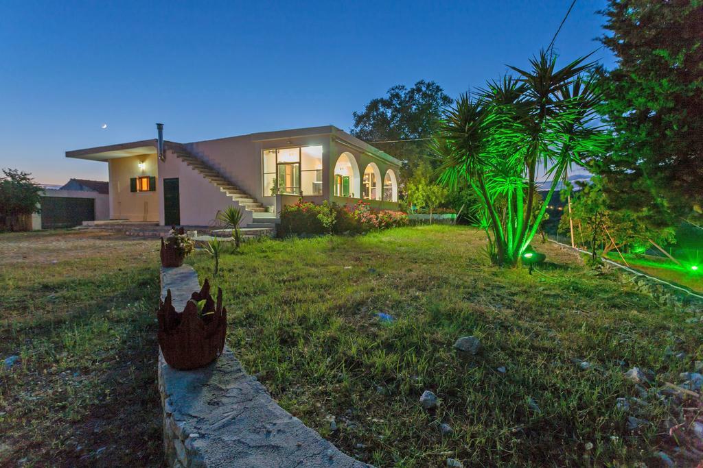 Leandros Private House Near Shipwreck Beach By "Elite" Maries  Rum bild